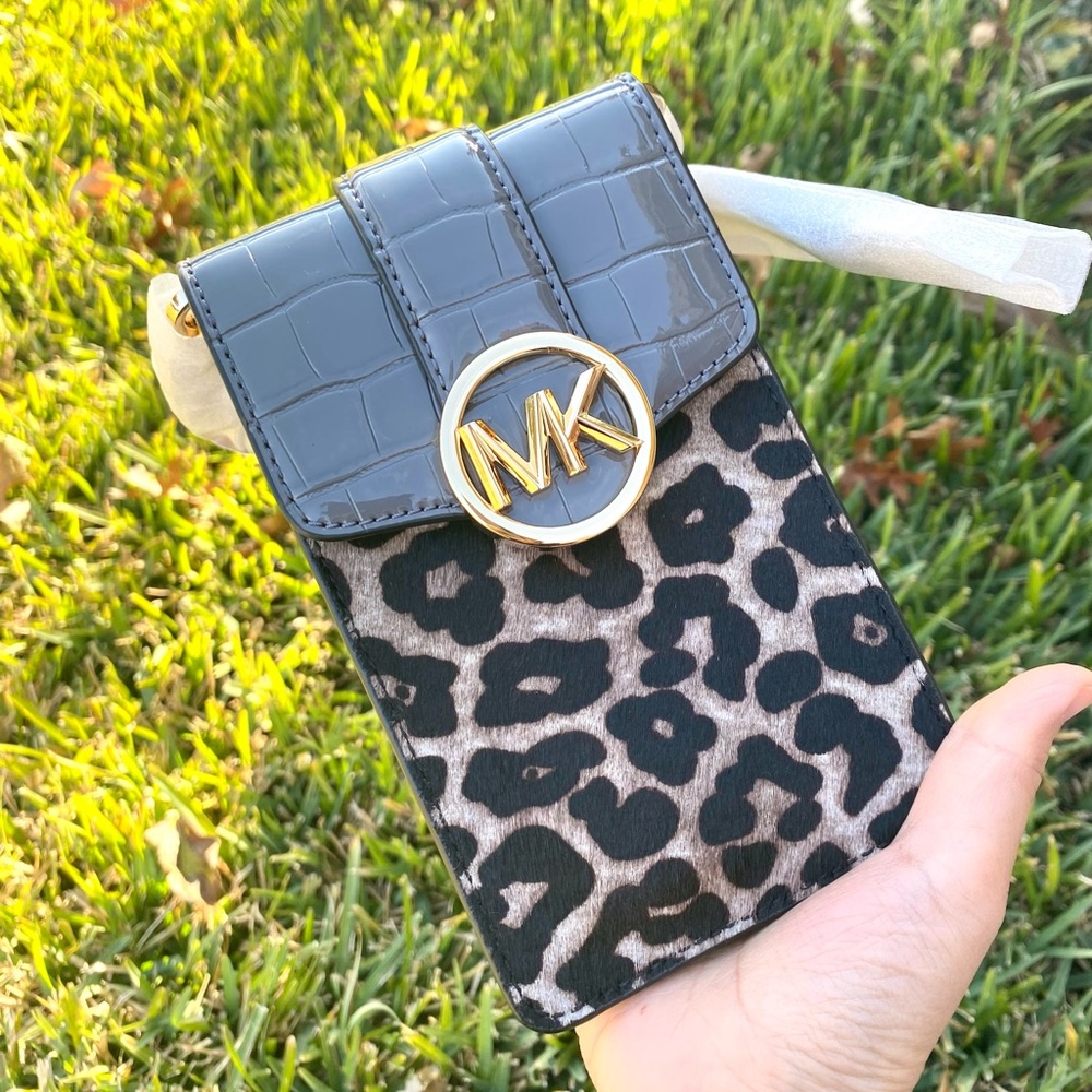 Michael Kors Carmen SM NS Phone Xbody